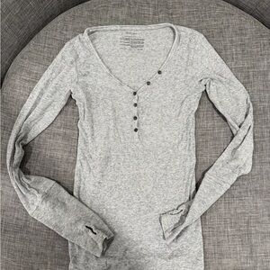 Skarlett Blue Light Gray Long-Sleeve Henley